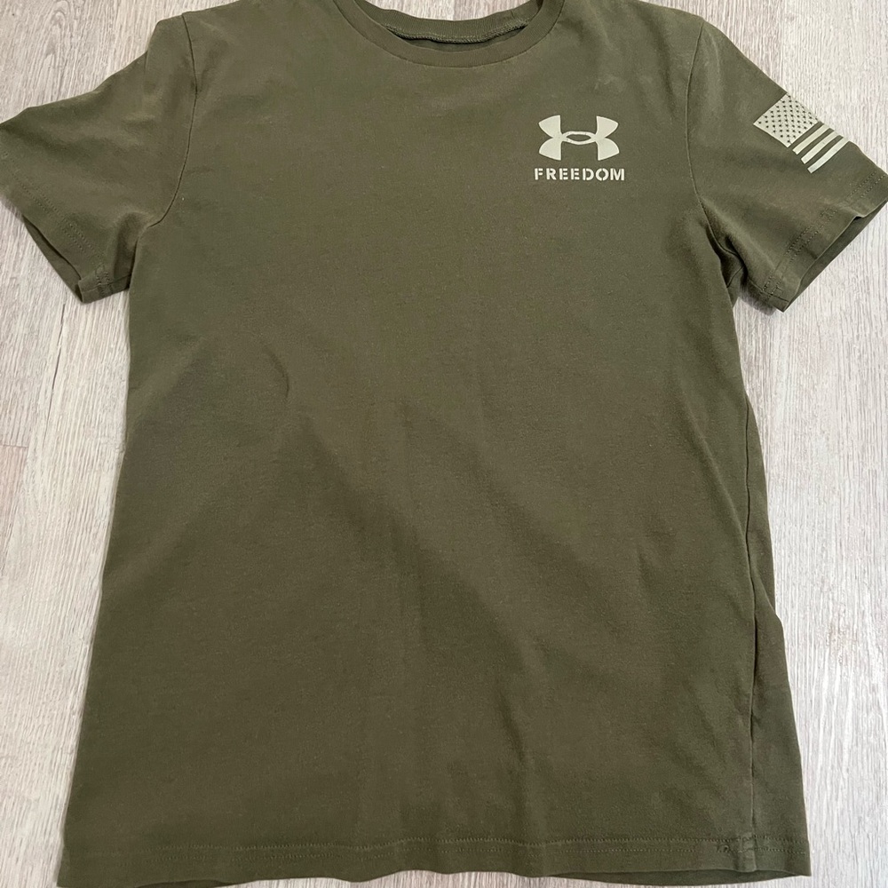 Under Armour Green Short Sleeve Tee with Crew Neck